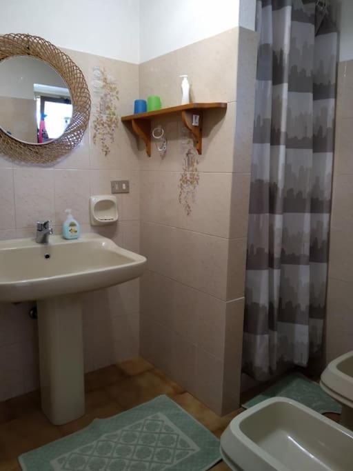 דירות אורוסיי Gollai House מראה חיצוני תמונה